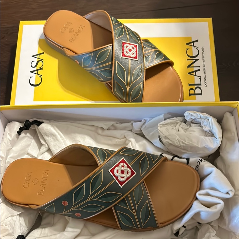 Women's Leaf Pattern Sandals - Green and Brown